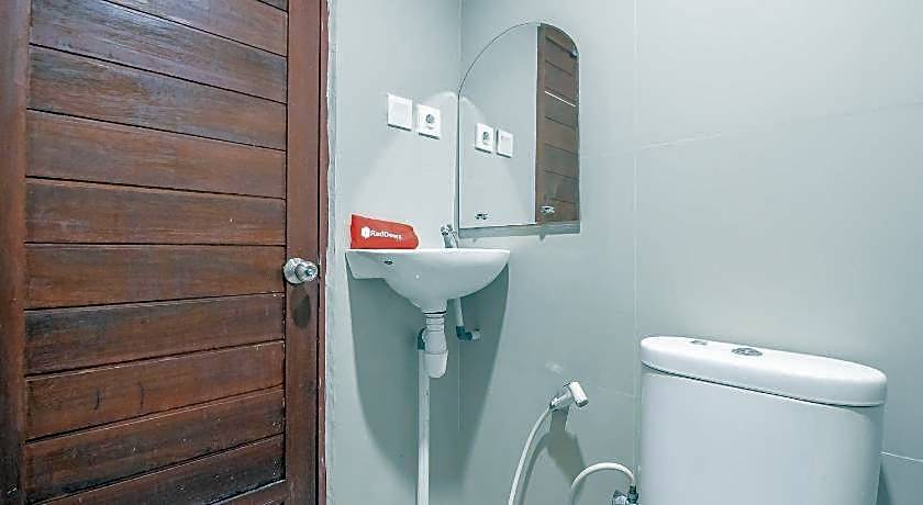 RedDoorz @ Jalan Cilik Riwut Kapuas