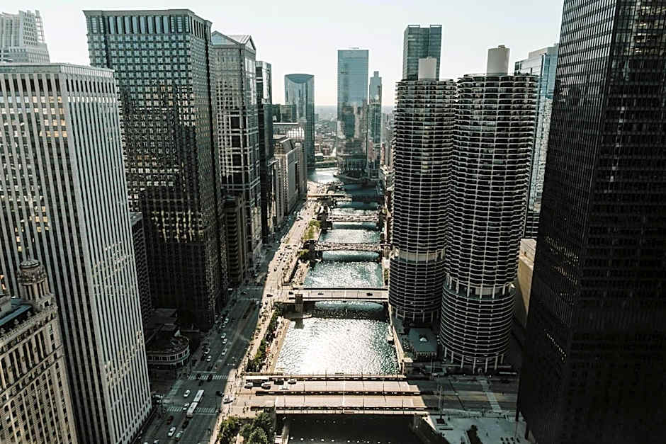 Club Quarters Hotel, Wacker at Michigan