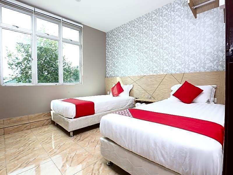 Super OYO 89771 Dane & Shue