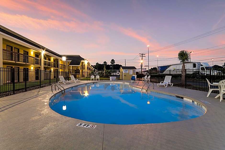 Quality Inn Coliseum