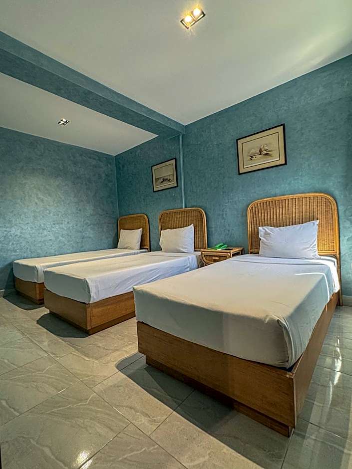 Jimmy Pyramids Hotel