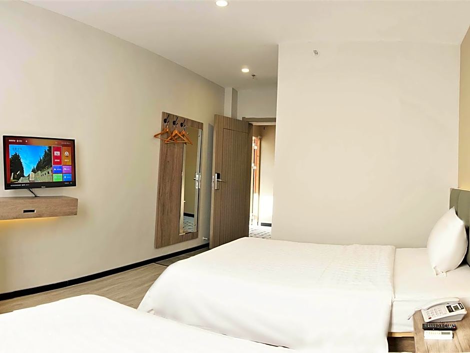 7 Days Inn Huainan Walking Street Branch