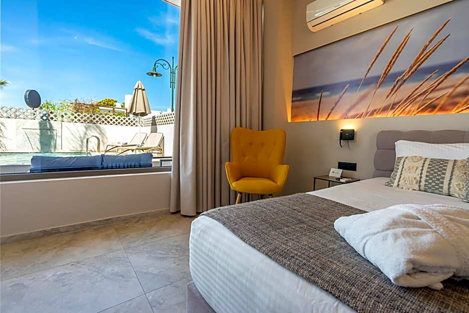 Pathos SeaSide Suites