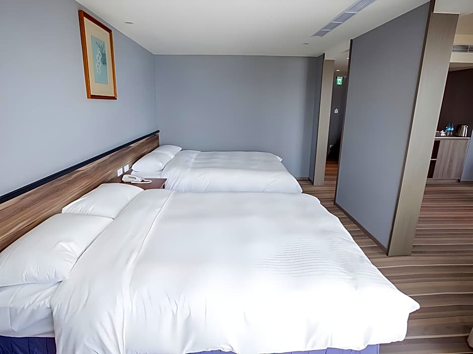 Pacific Hot Spring Hotel Green Bay