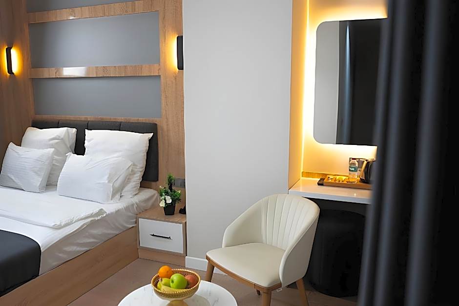 Golden River Hotel By Continent