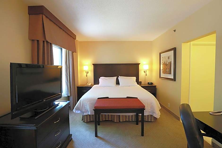 Hampton Inn By Hilton & Suites Laval Quebec Canada