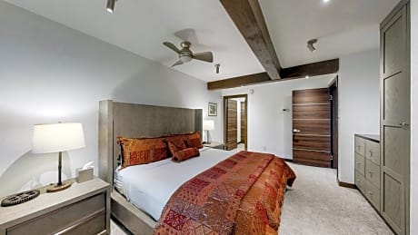 Two-Bedroom Premier Apartment