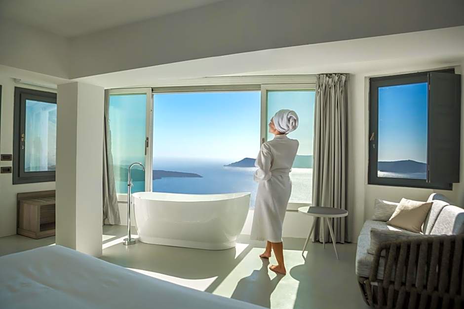 Sun Rocks Boutique Hotel - Caldera View Suites & Sunset Dining Experience