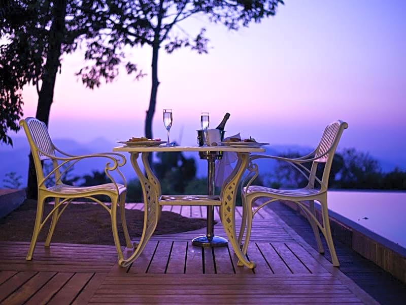 Mountbatten Bungalow - Thema Collection