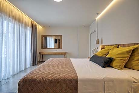 Classic Double Room with City View