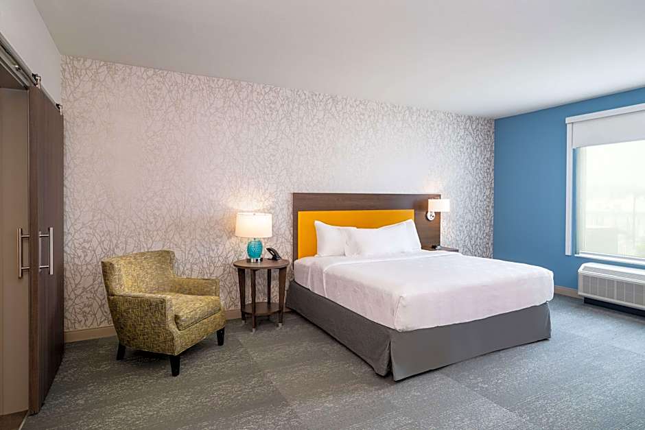 Photo 1 of 5 of 1 King Bed Suite, Hearing/Mobility Accessible, Bathtub