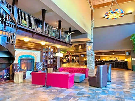 Camelback Lodge & Aquatopia Indoor Waterpark