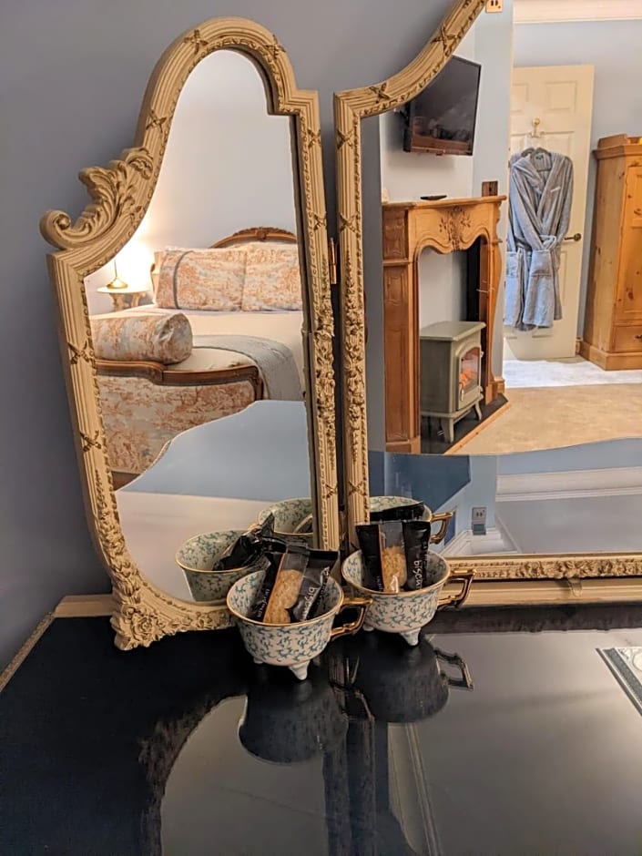 Farmhouse B&B Family stay or Romantic break, on our smallholding close to Narberth