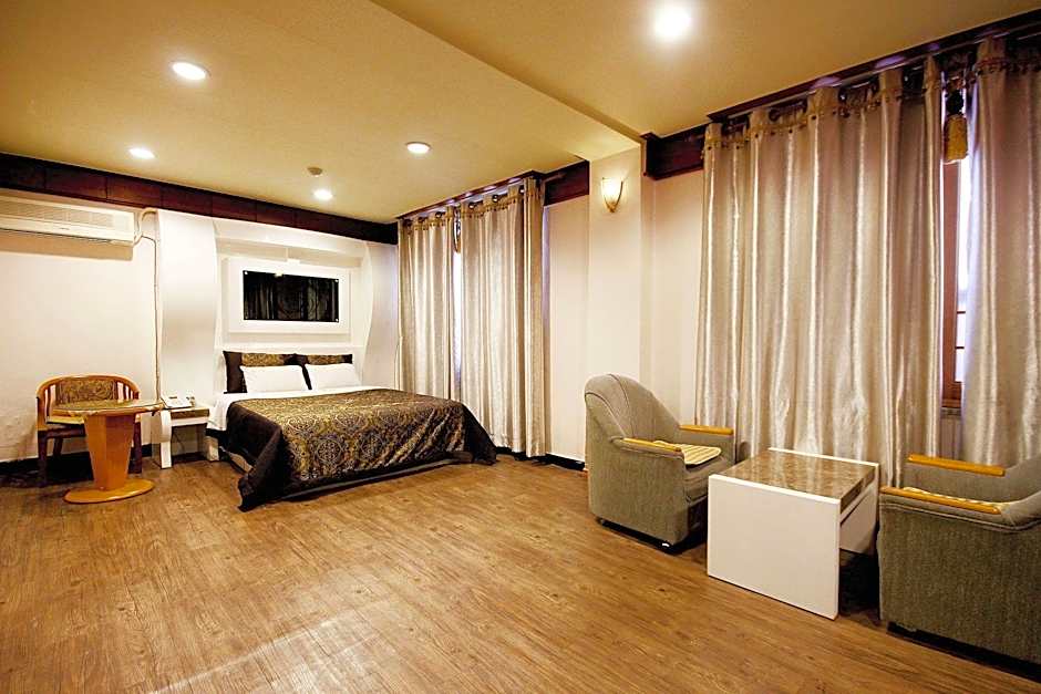Goodstay Andong Park Hotel