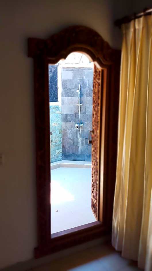 Jemeluk Beach Bungalows