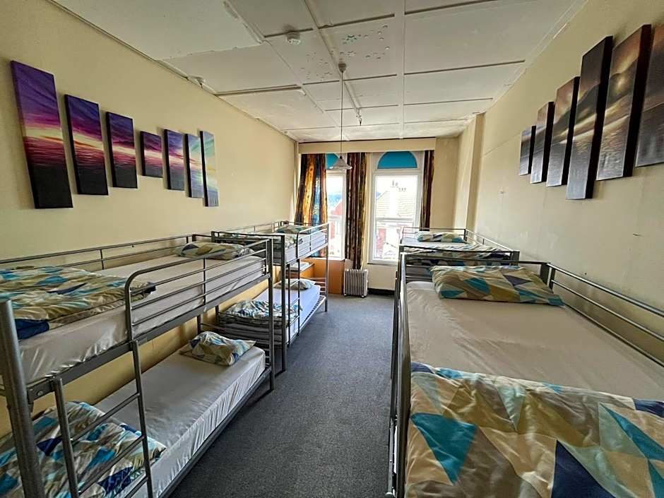 Chalet Backpackers