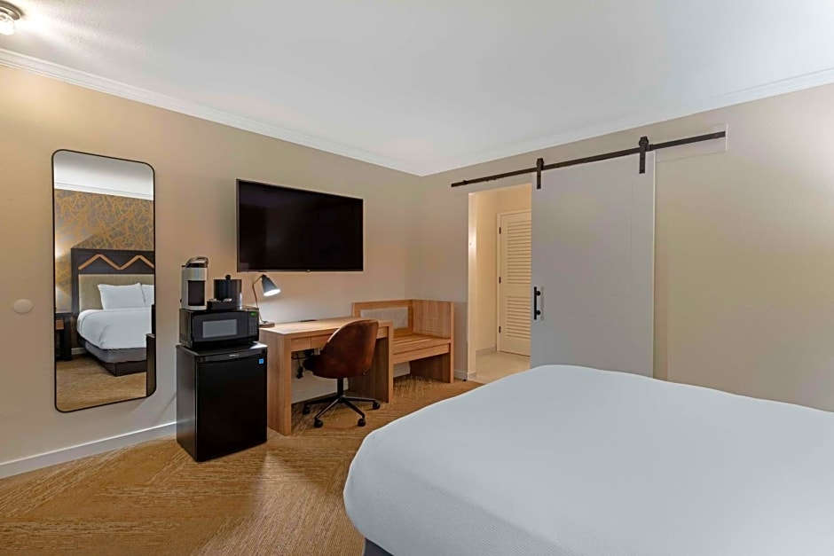 Best Western Plus Inn At The Vines