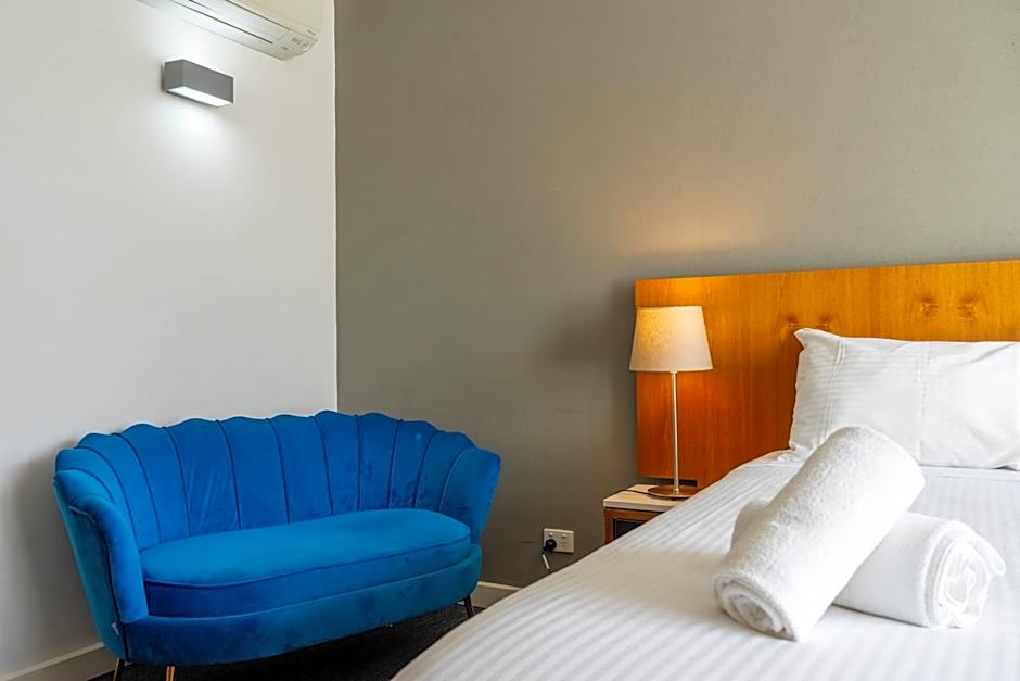 Cosmopolitan Hotel and Apartments