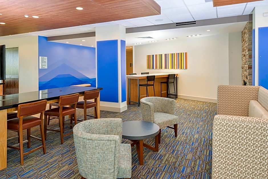 Holiday Inn Express & Suites - Chadron By IHG