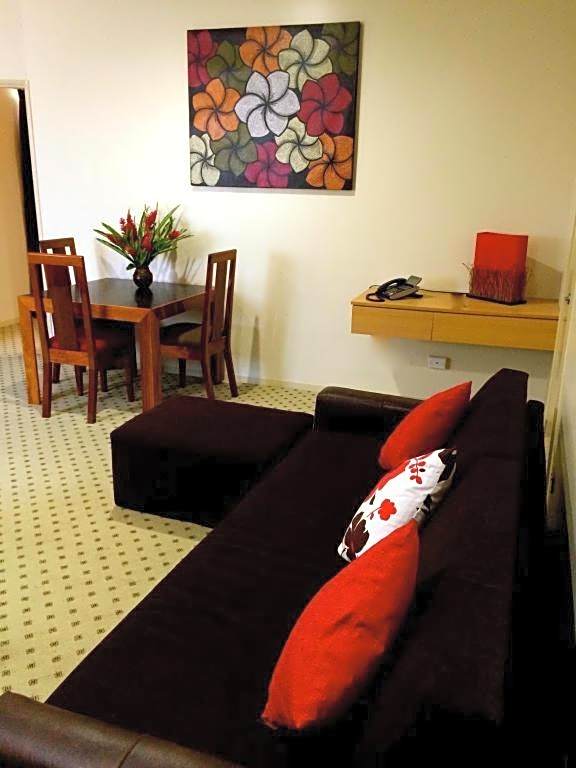 Victoria Palms Hotel