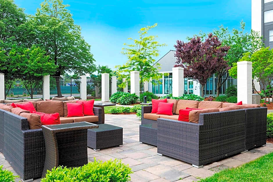 Courtyard by Marriott Boston Logan Airport