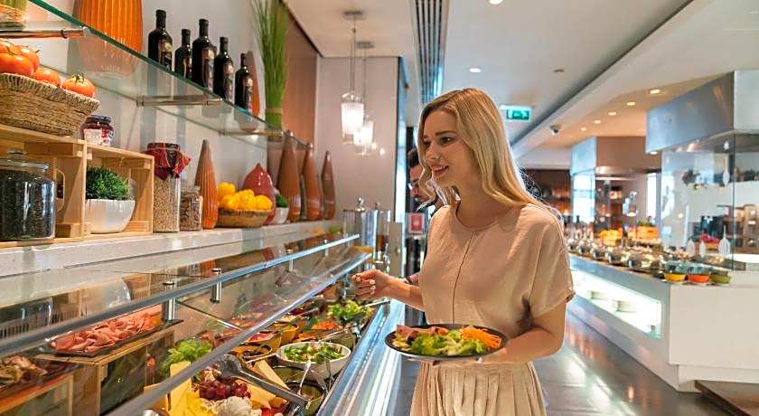 Centro Al Manhal by Rotana