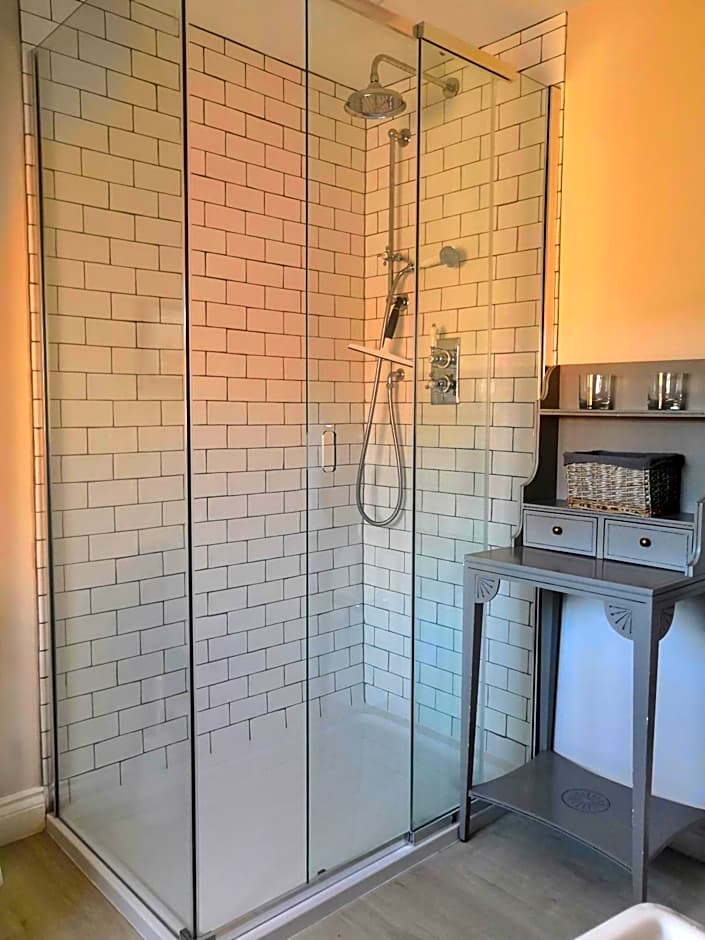 The Three Horseshoes