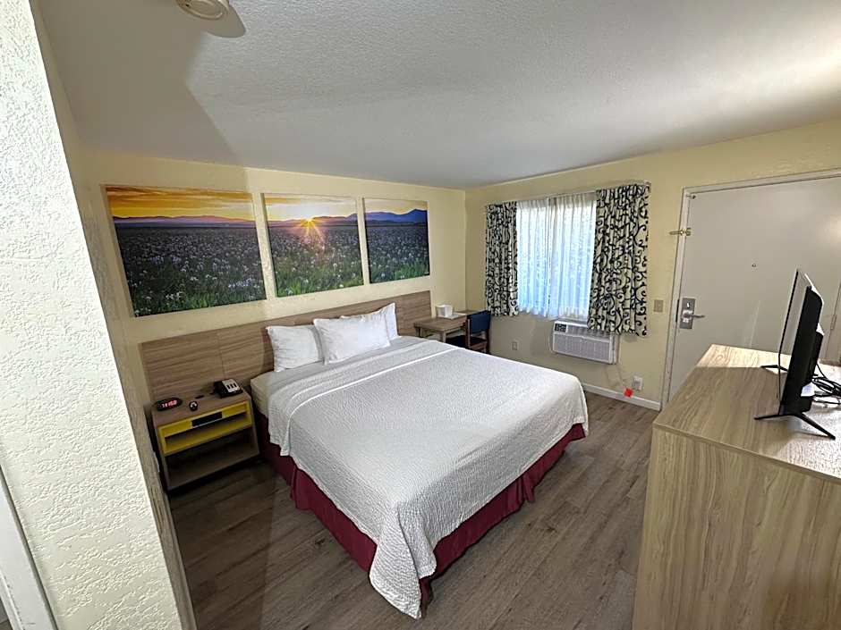 Days Inn by Wyndham San Marcos
