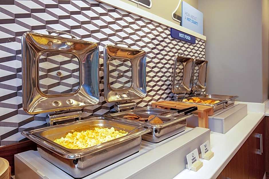 Holiday Inn Express And Suites Beloit By IHG