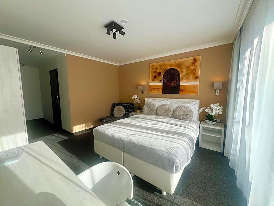 Grand Petit Hotel ex Shato Gesson