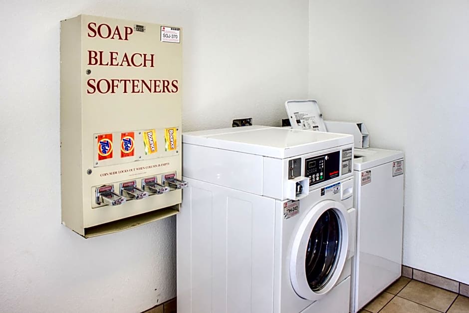 Motel 6-Bakersfield, CA - South