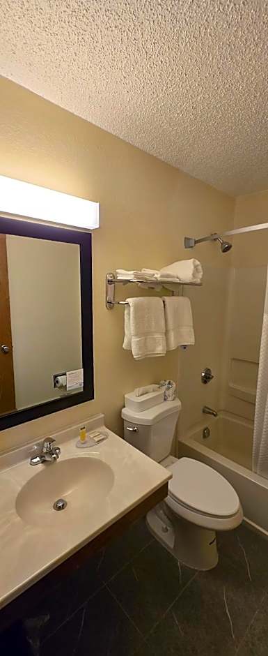 Super 8 by Wyndham Augusta
