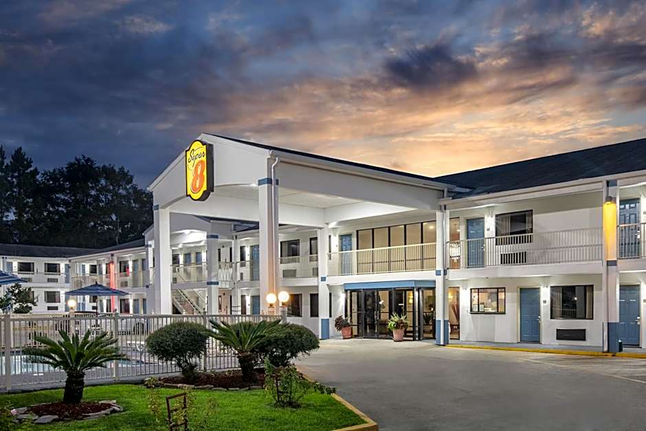 Super 8 by Wyndham Ocean Springs Biloxi