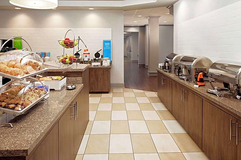 Hampton Inn Louisville Downtown