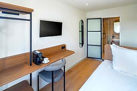 Single Room - Canal View