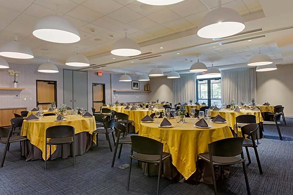 Cambria Hotel Austin Airport