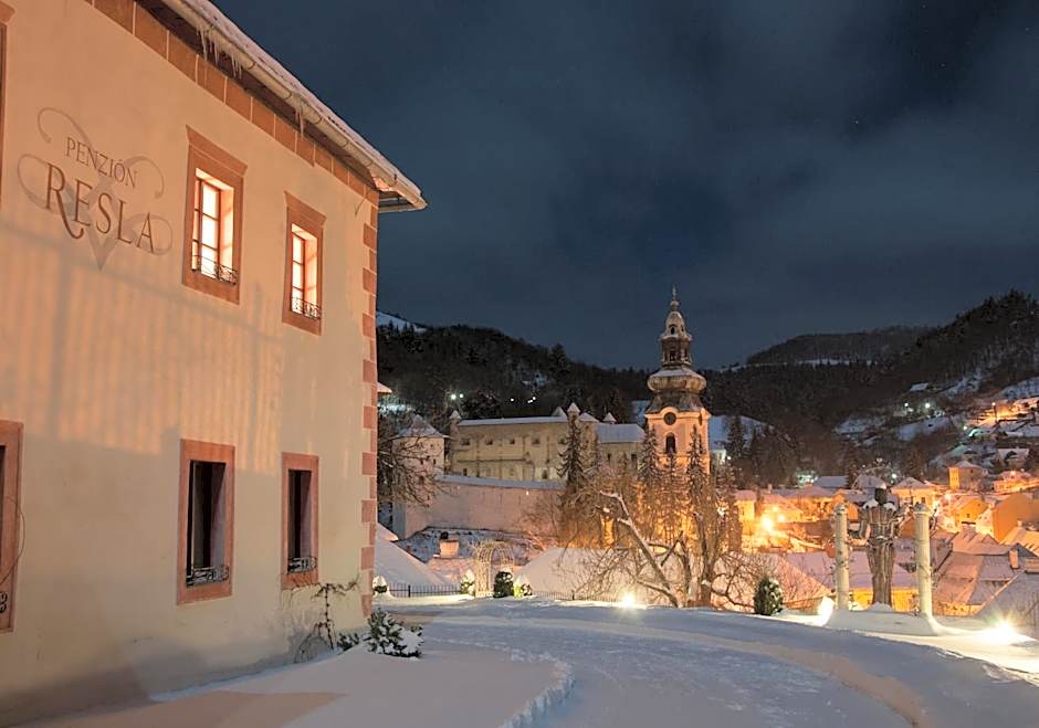 Resla Residence I, II, & Wellness