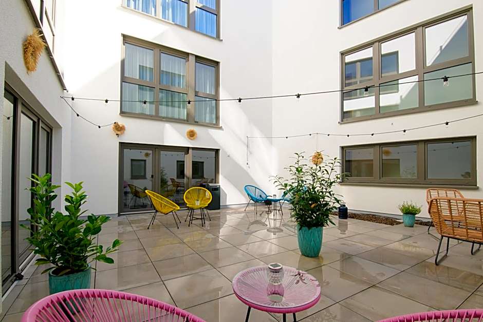 Smart & Stay Aparthotel Saarbrücken Süd - Self-Check-In - Free Parking