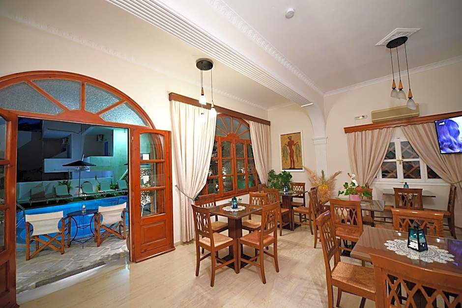 Philoxenia Hotel & Studios