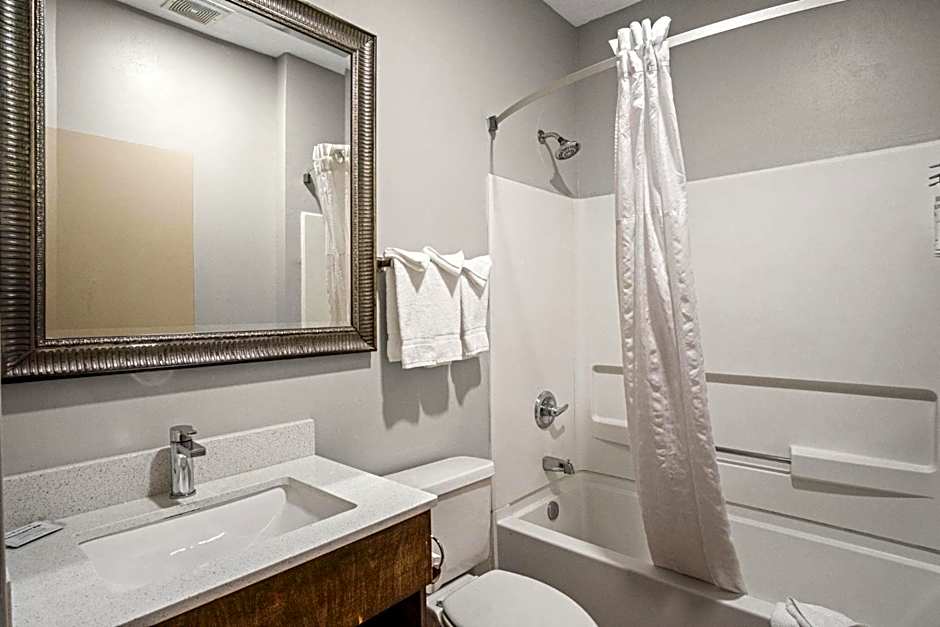 Sonesta Essential Hotels & Suites Kansas City/Blue Springs