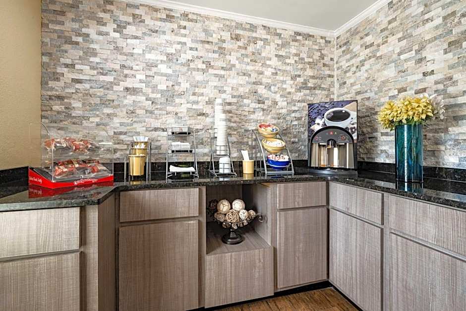 Days Inn by Wyndham Canton