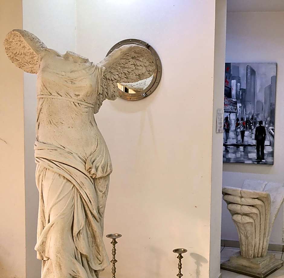 City of Art Venice LLoyd