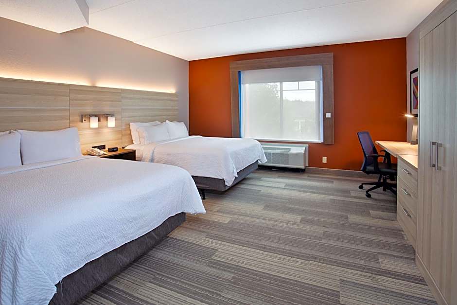 Photo 1 of 5 of Standard 2 Queen Beds, Hearing Accessible, Roll in Shower