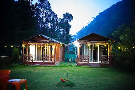 Kainaat A Riverside Homestay 