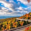 Beech Mountain Ski Studio - Fireplace - Fall & Ski Season