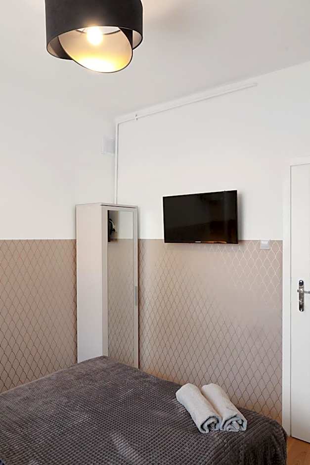 ClickTheFlat Three Crosses Square Apart Rooms