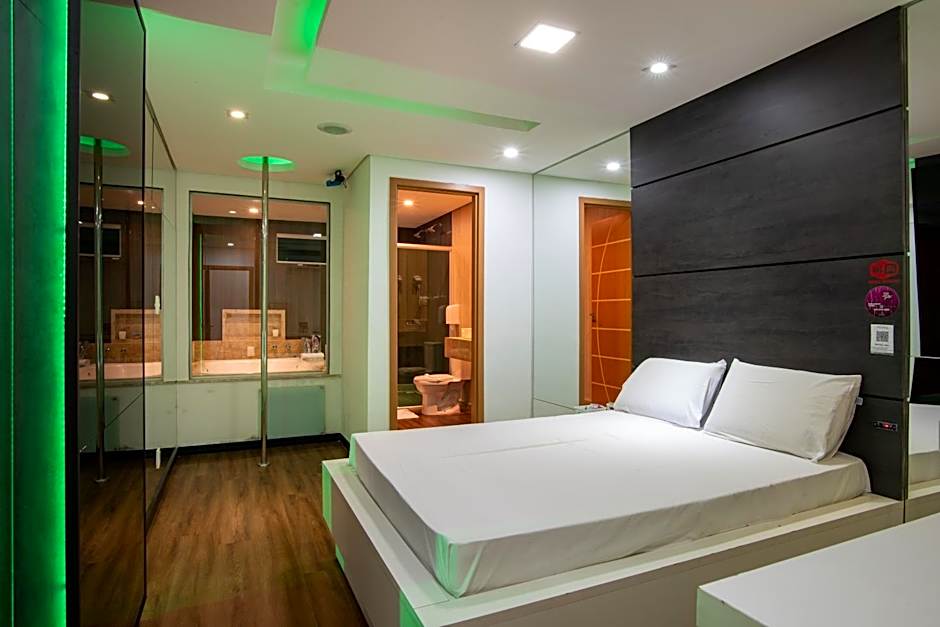 Motel fantasy 4 (adult Only)