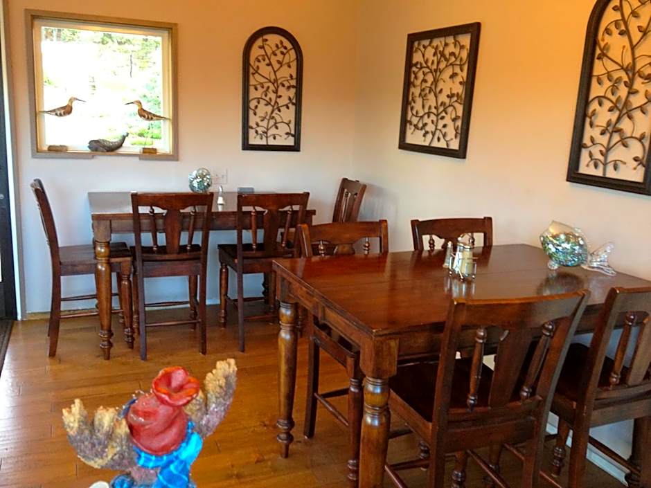 Gualala Surf Inn on the ocean bluff