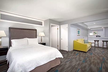 1 King 1 Queen 1 Bedroom Suite Non-Smoking