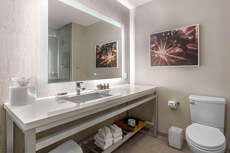 Cambria Hotel Philadelphia Downtown Center City